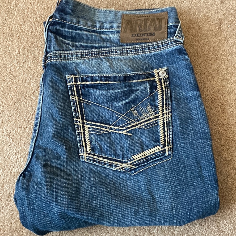 Ariat straight jeans, 34x32. EUC.